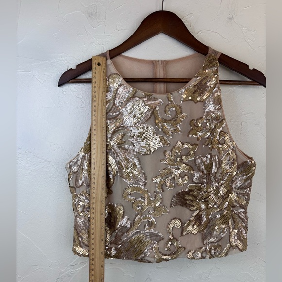 BADGLEY MISCHKA Gold Sheer Crop Top Blouse‎ Sleeveless Christmas Holiday Party - Picture 9 of 14